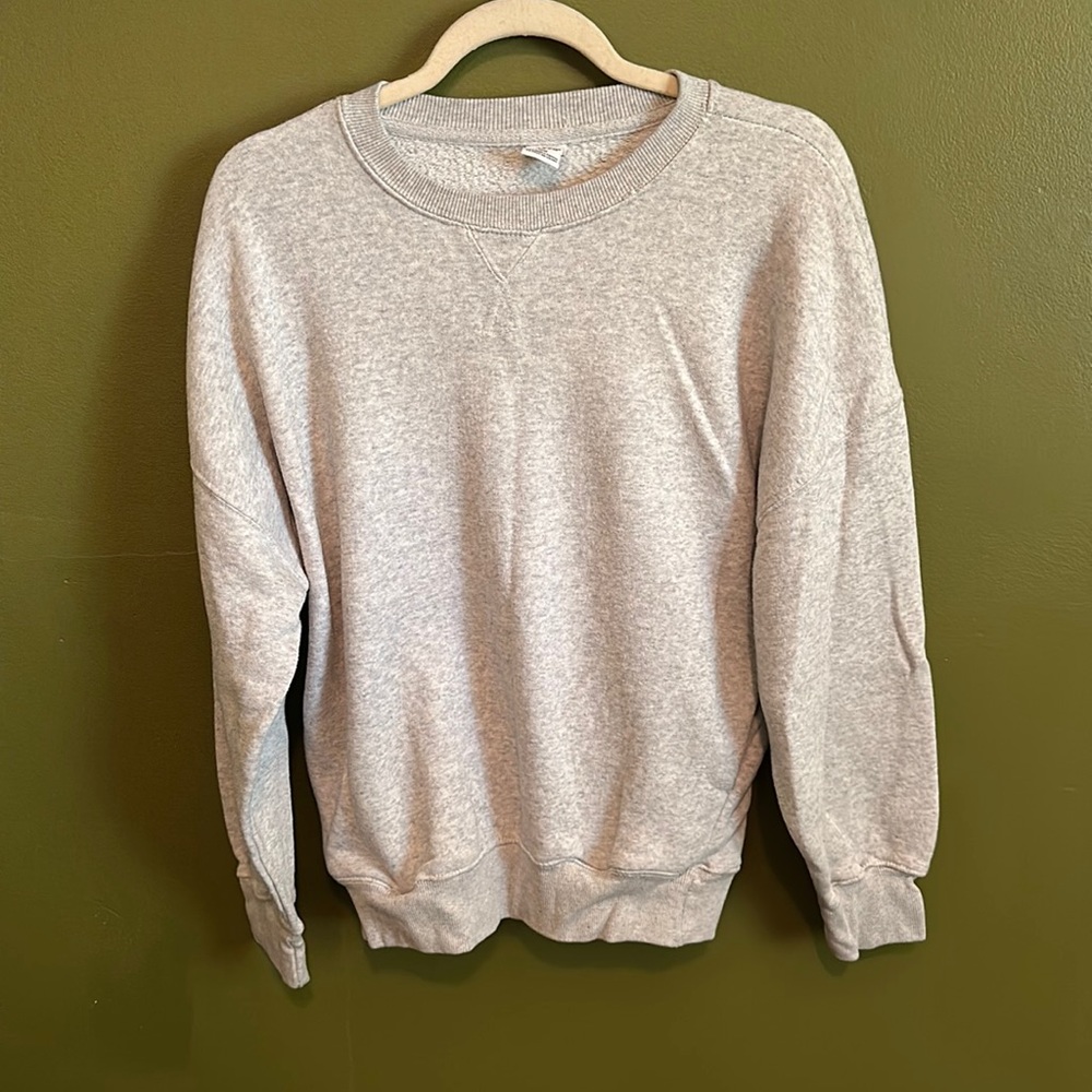 J.O&C0 size M sweatshirt with side pockets